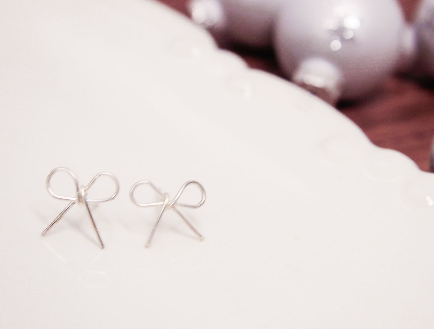 Sterling silver bow studs