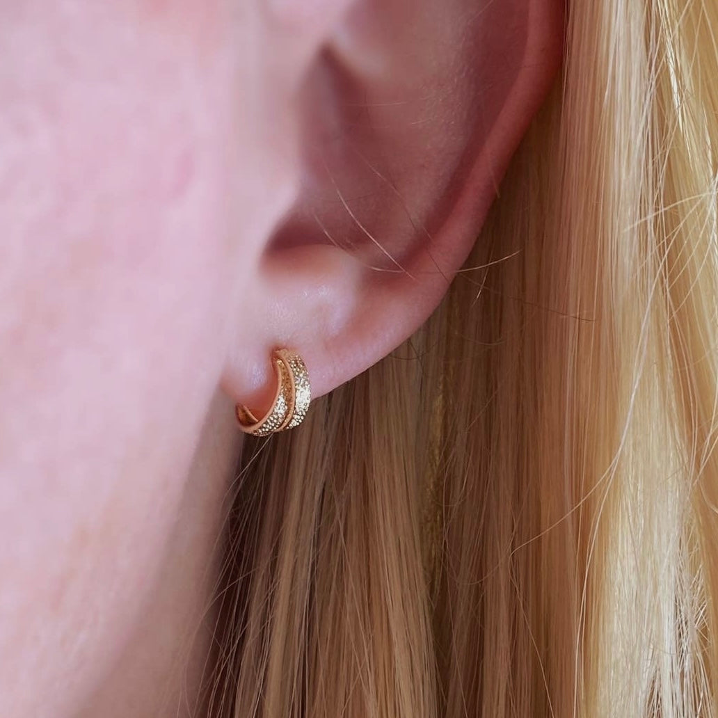 Double crossed mini hoops
