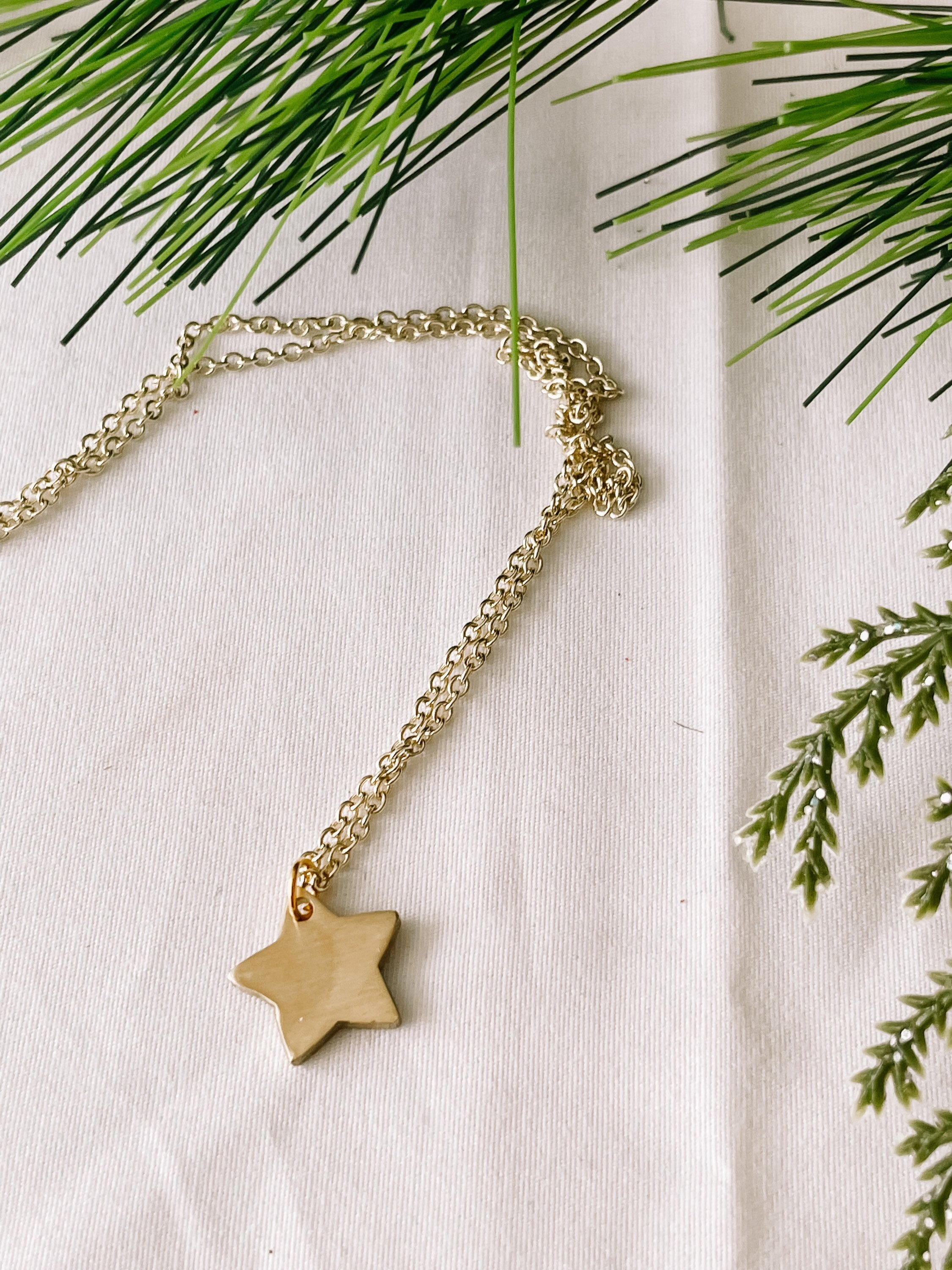 9ct gold hot sale star necklace