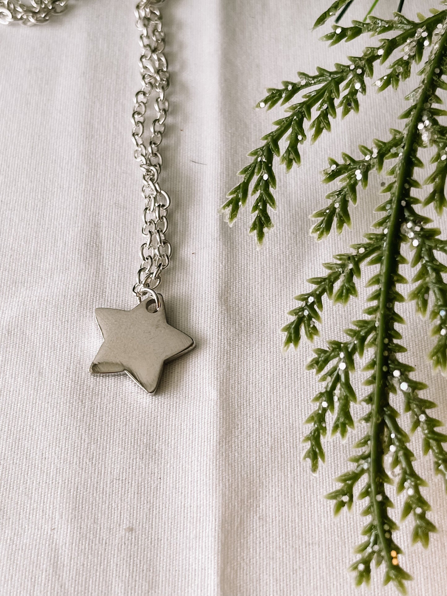 Big star charm necklace