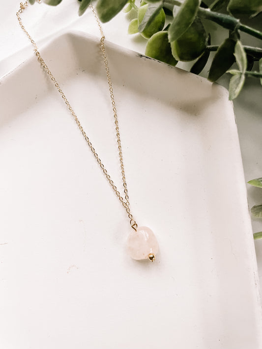 Rose quartz pendant necklace