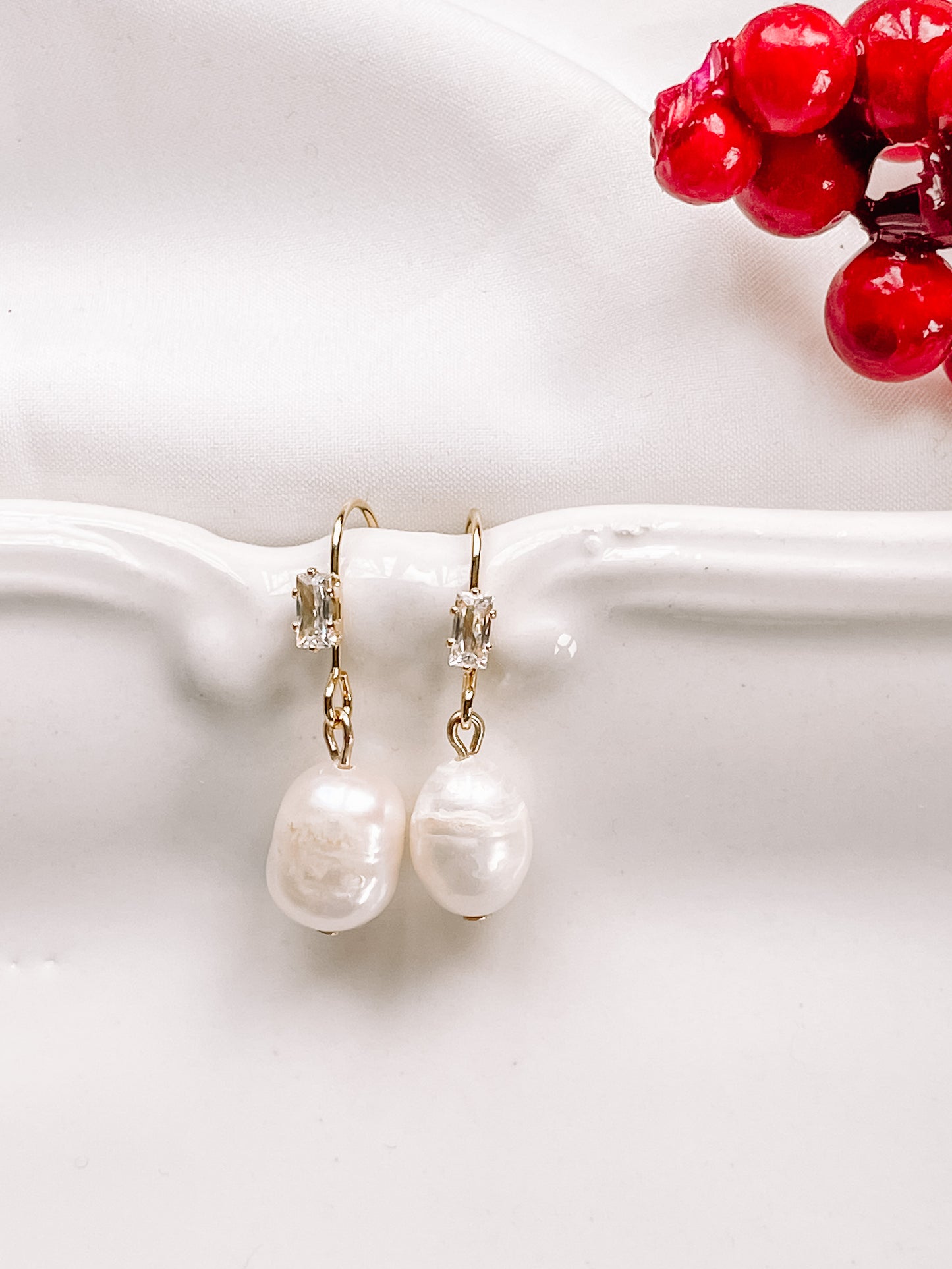 Staple pearl earrings