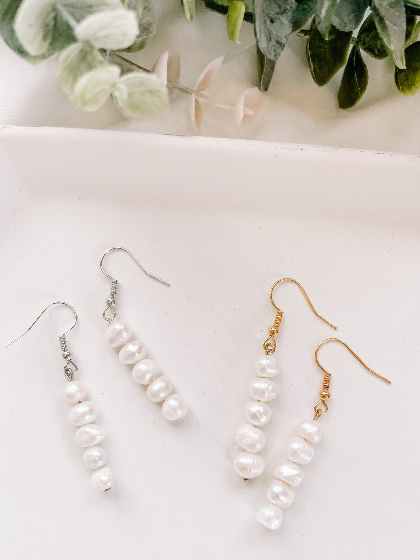 Pearl pendant earrings