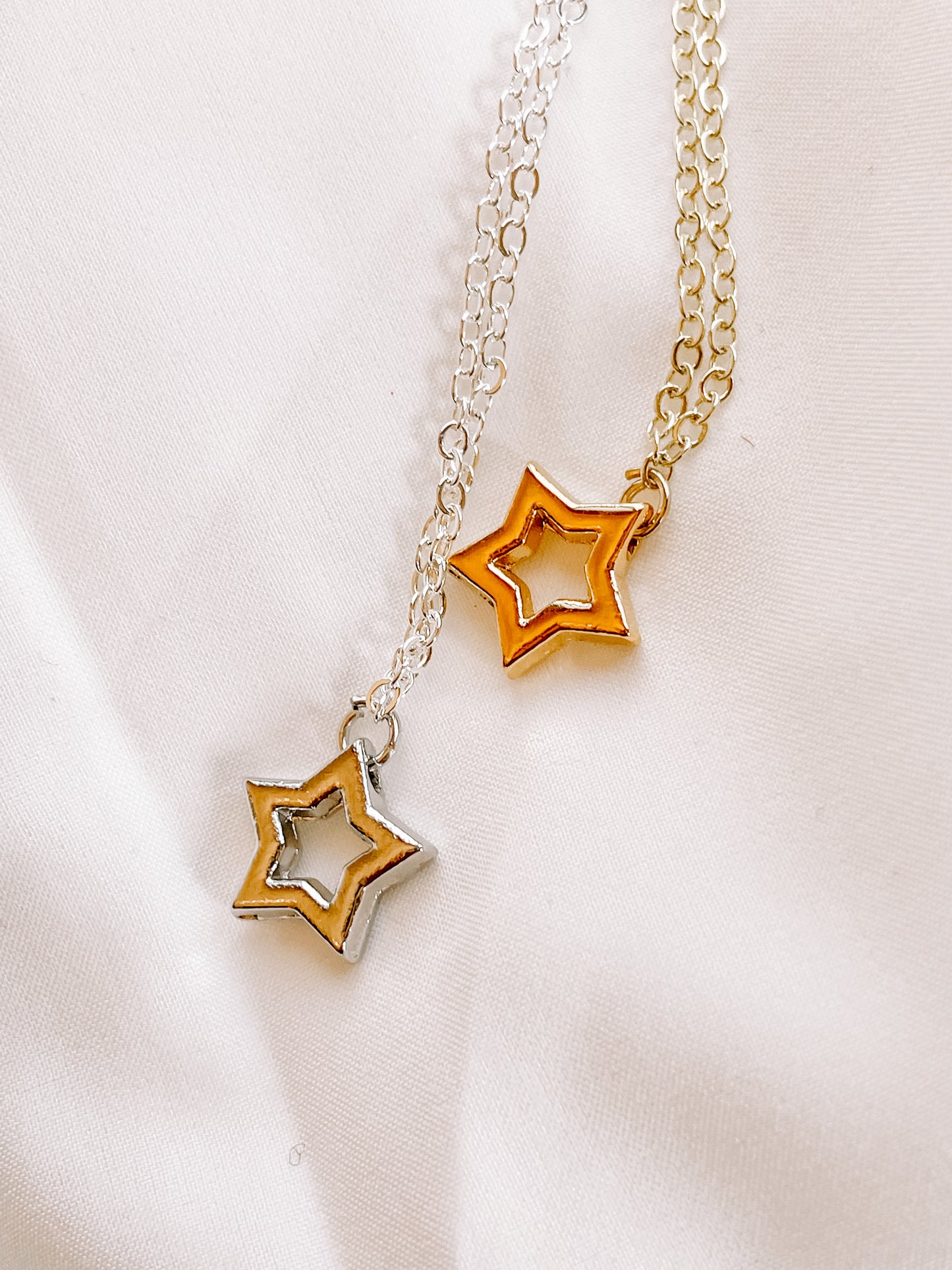 Cutout star charm necklace