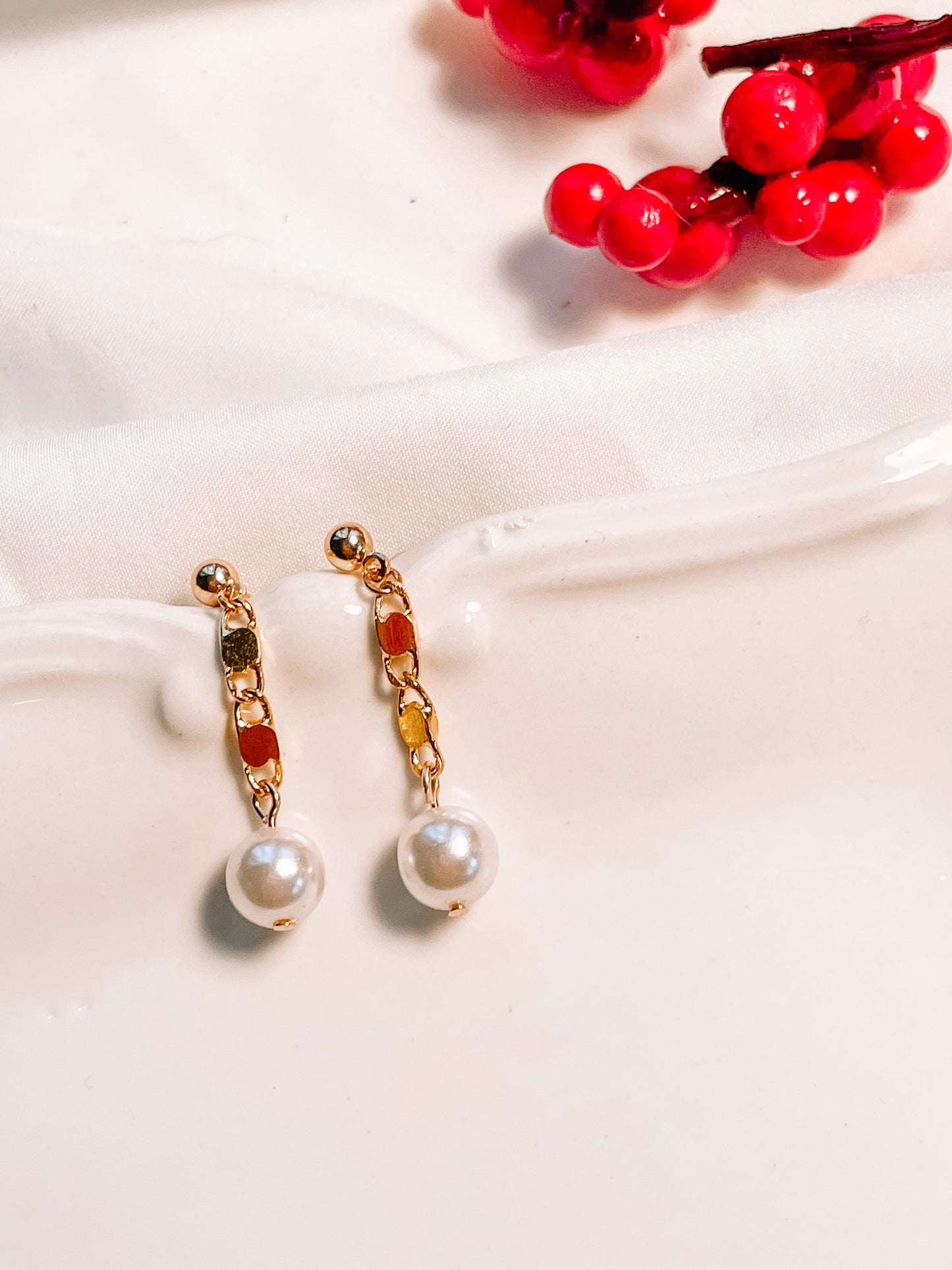 Clara Pearl chain earrings