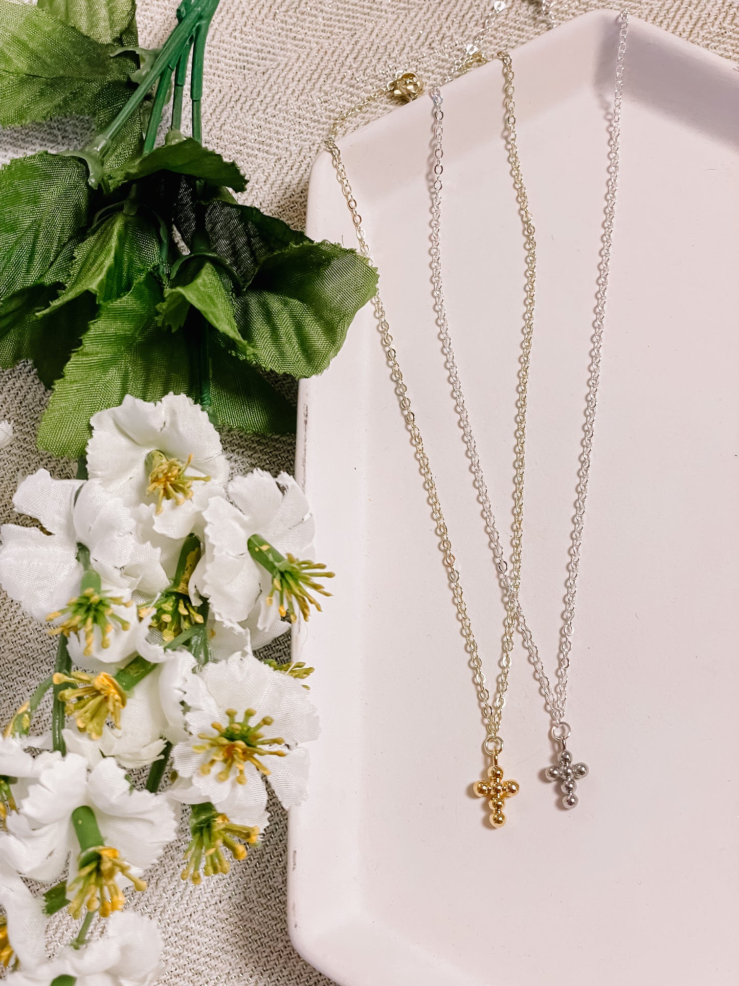 Cross charm necklace