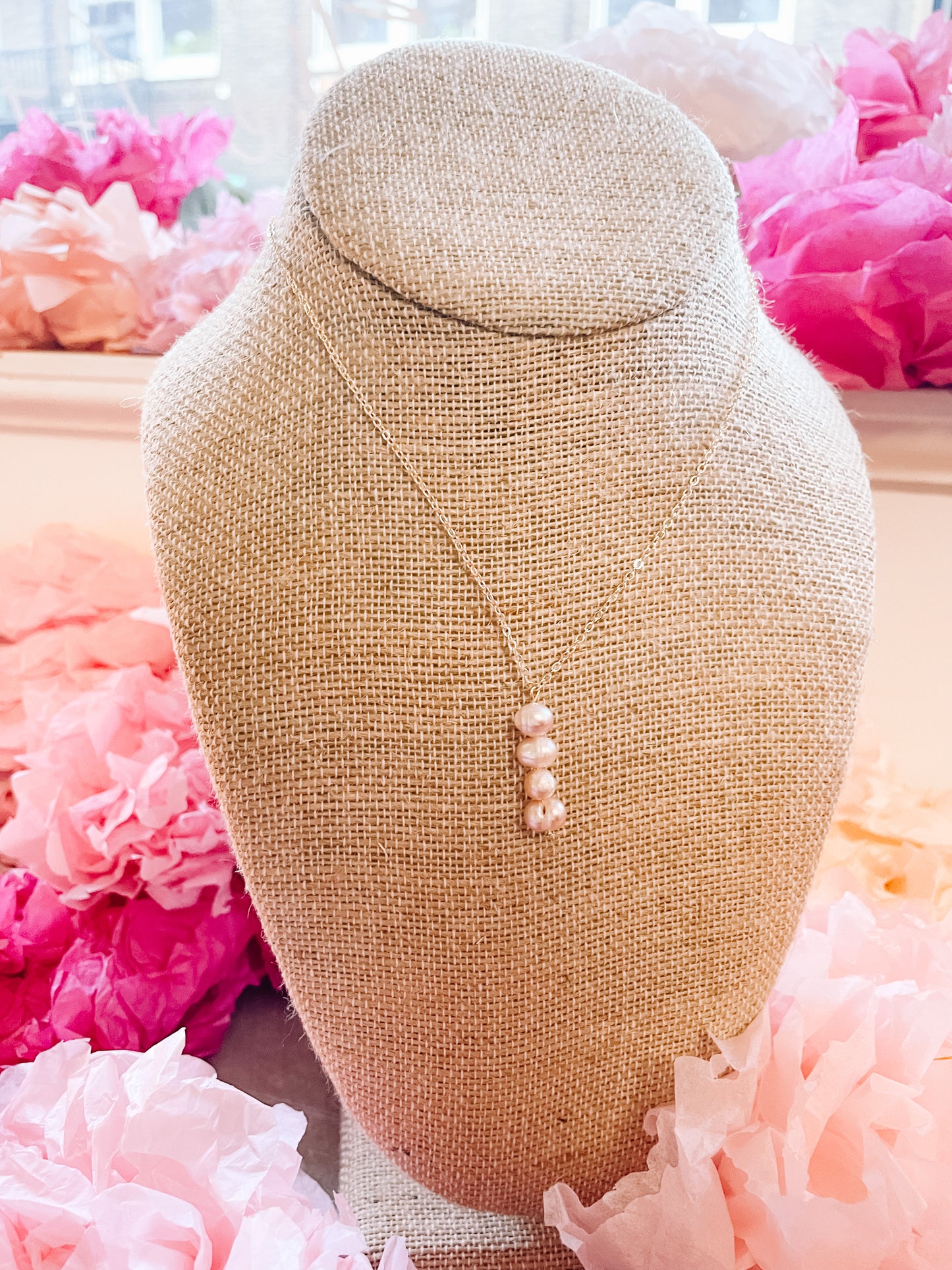 Pearl bar pendant necklace