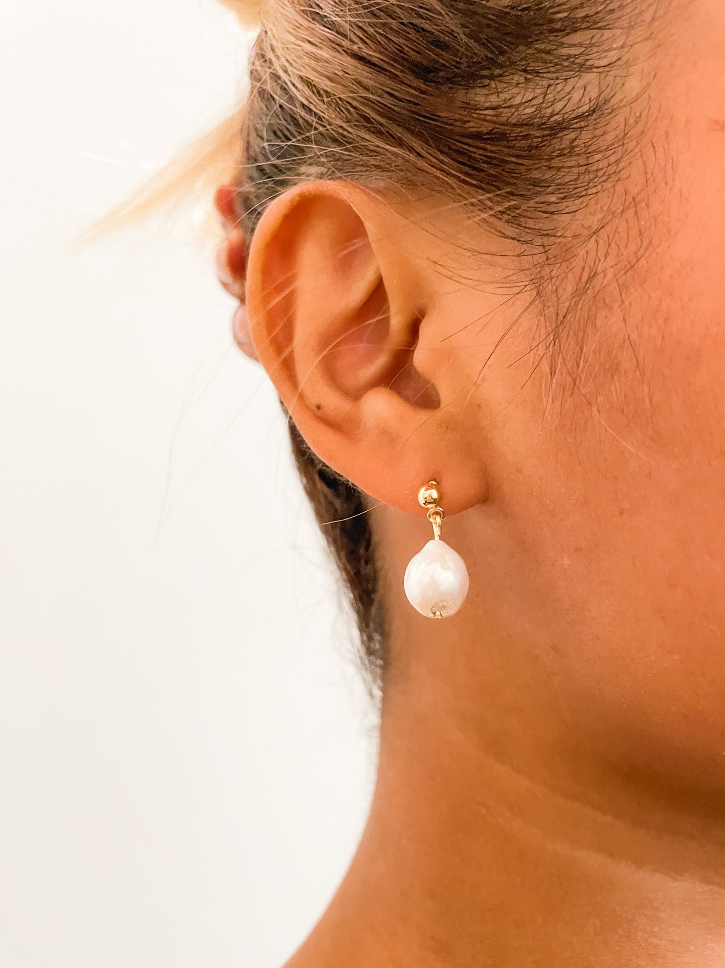 Maya pearl earrings