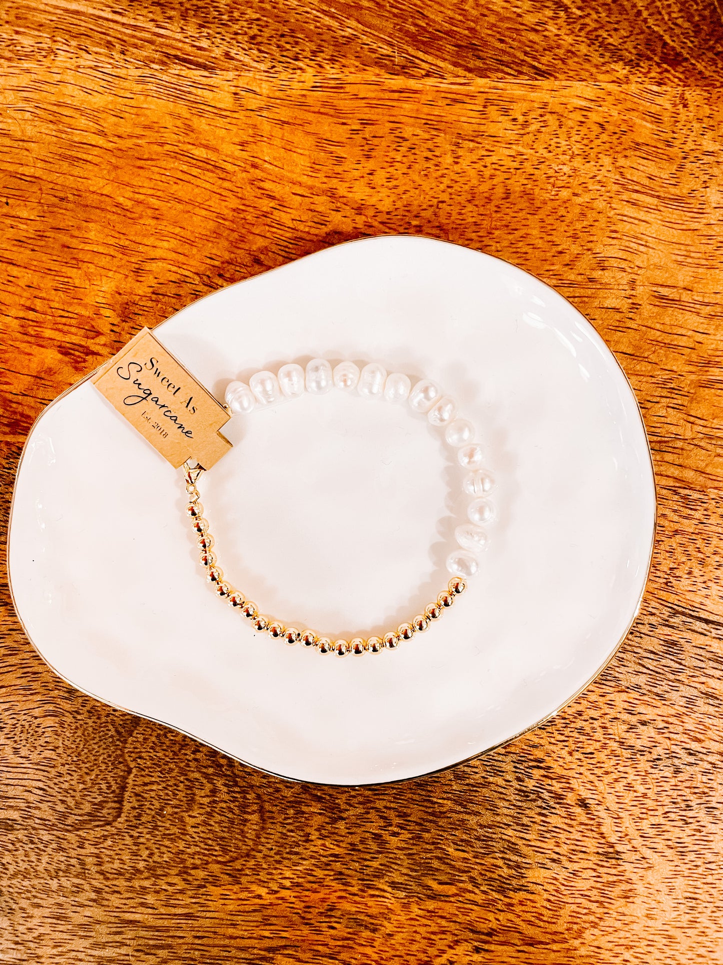 Golden pearls beaded bracelet